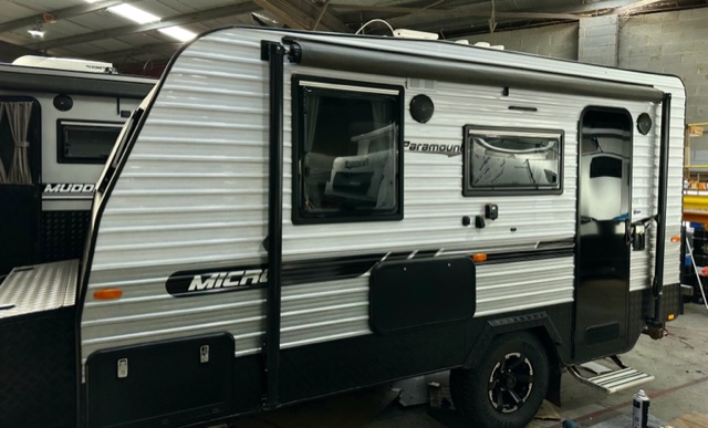 15” Paramount Micro exterior side