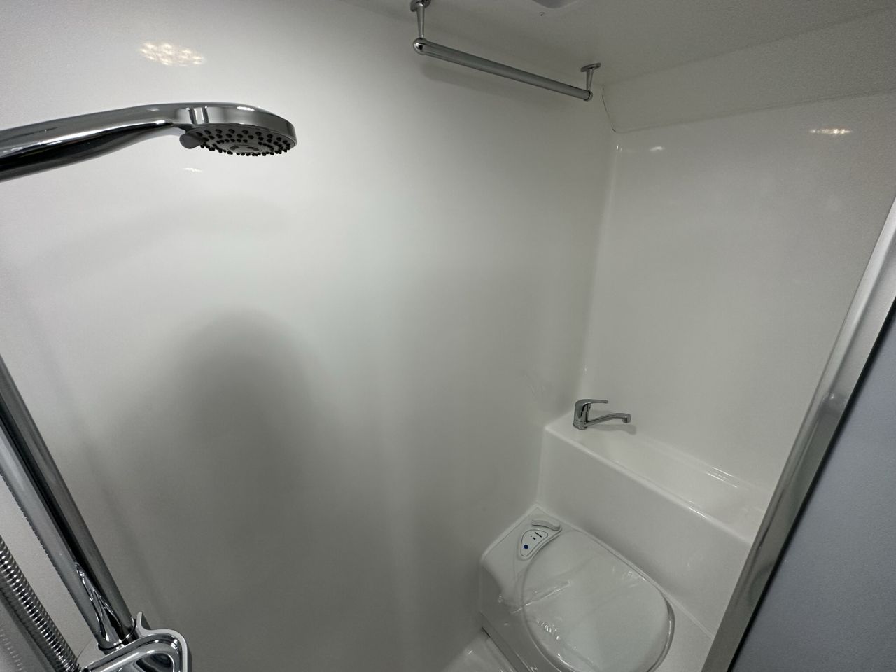 15'8 Paramount Micro shower and bathroom