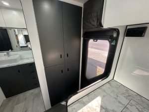 18'8 Highclere Little Cote - entrance