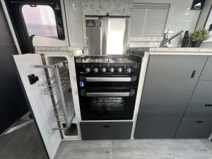 18'8 Highclere Little Cote - kitchen